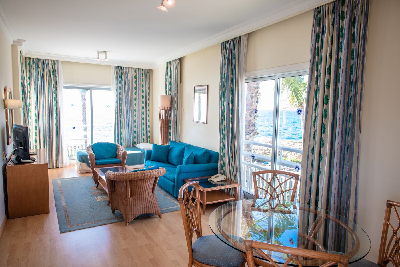 Cynthiana Beach Hotel