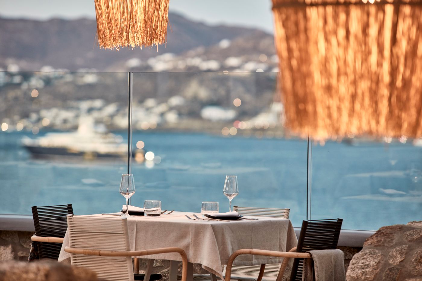 Mykonos-No5-Luxury-Suites---Villas-Restaurant-18
