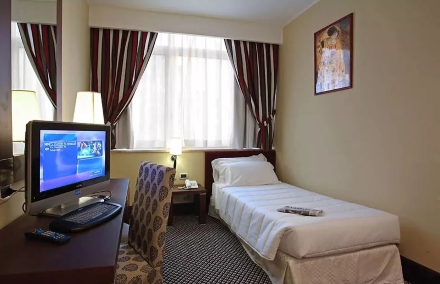 Cardinal-Hotel-St-Peter-Rome-Room-28