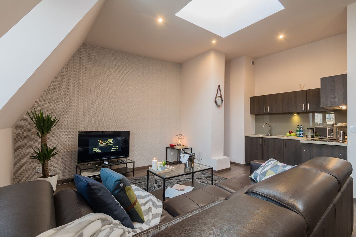 7-Koron-Apartments-Room-22