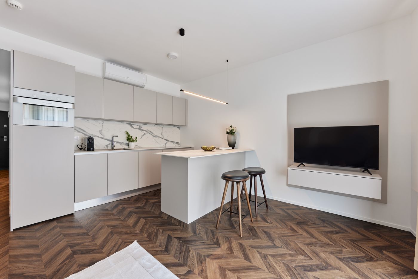 The-Amberlyn-Suite-Hotel-Room-40