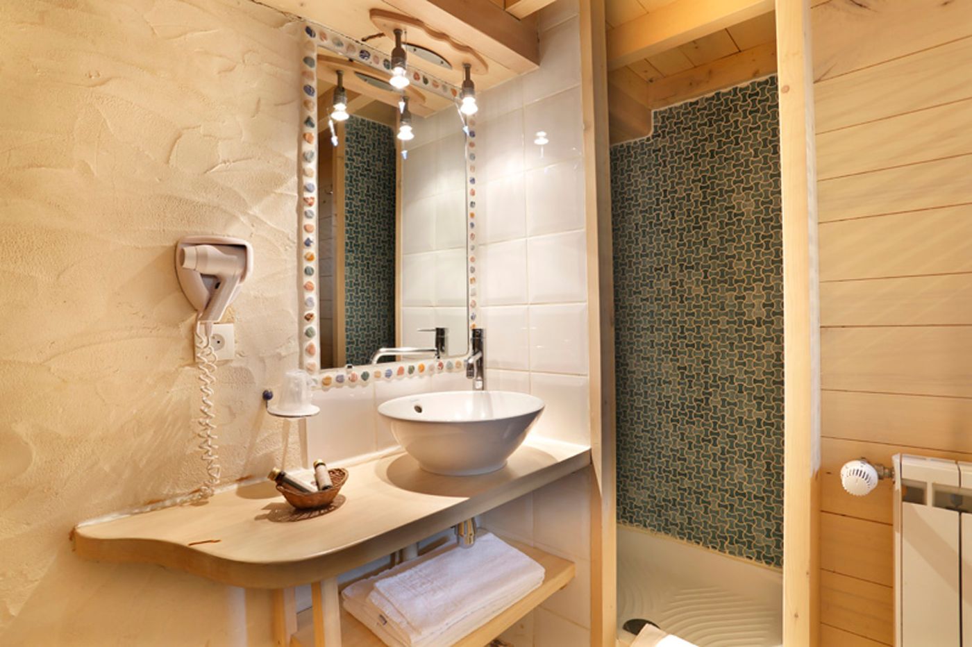 La Tour Intendance Bordeaux - France - BORDEAUX - Room - 9