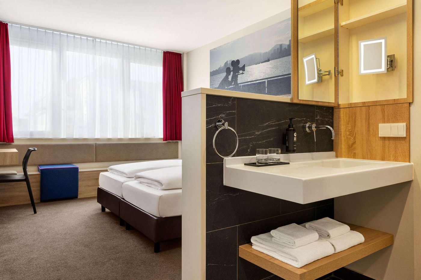 Vienna-House-Easy-by-Wyndham-Munich-Room-28