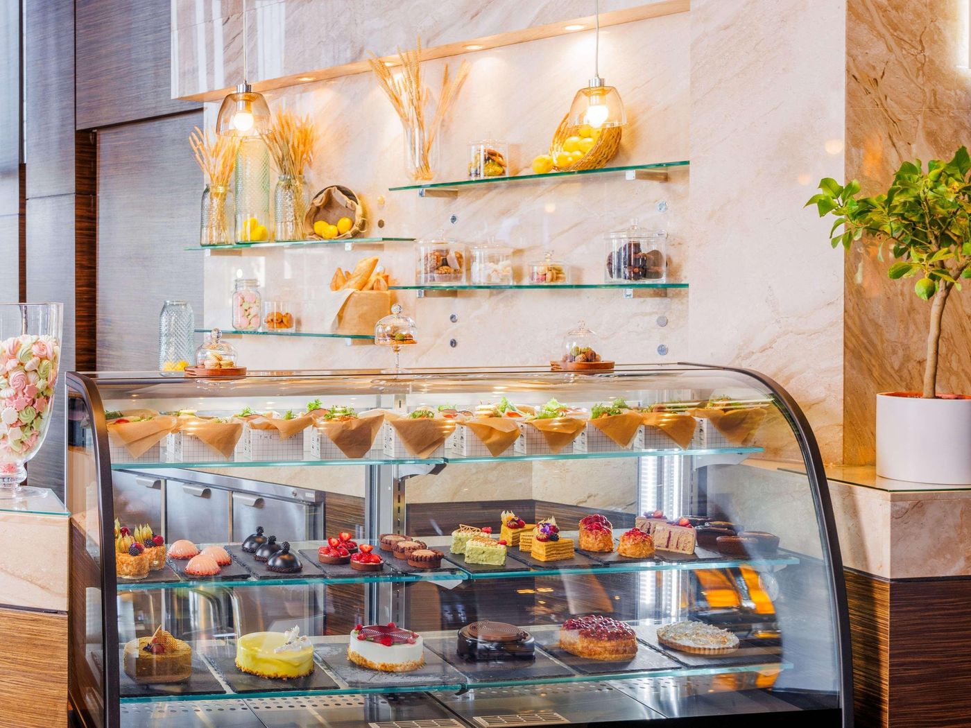 Swissotel-Tallinn-Bar-49