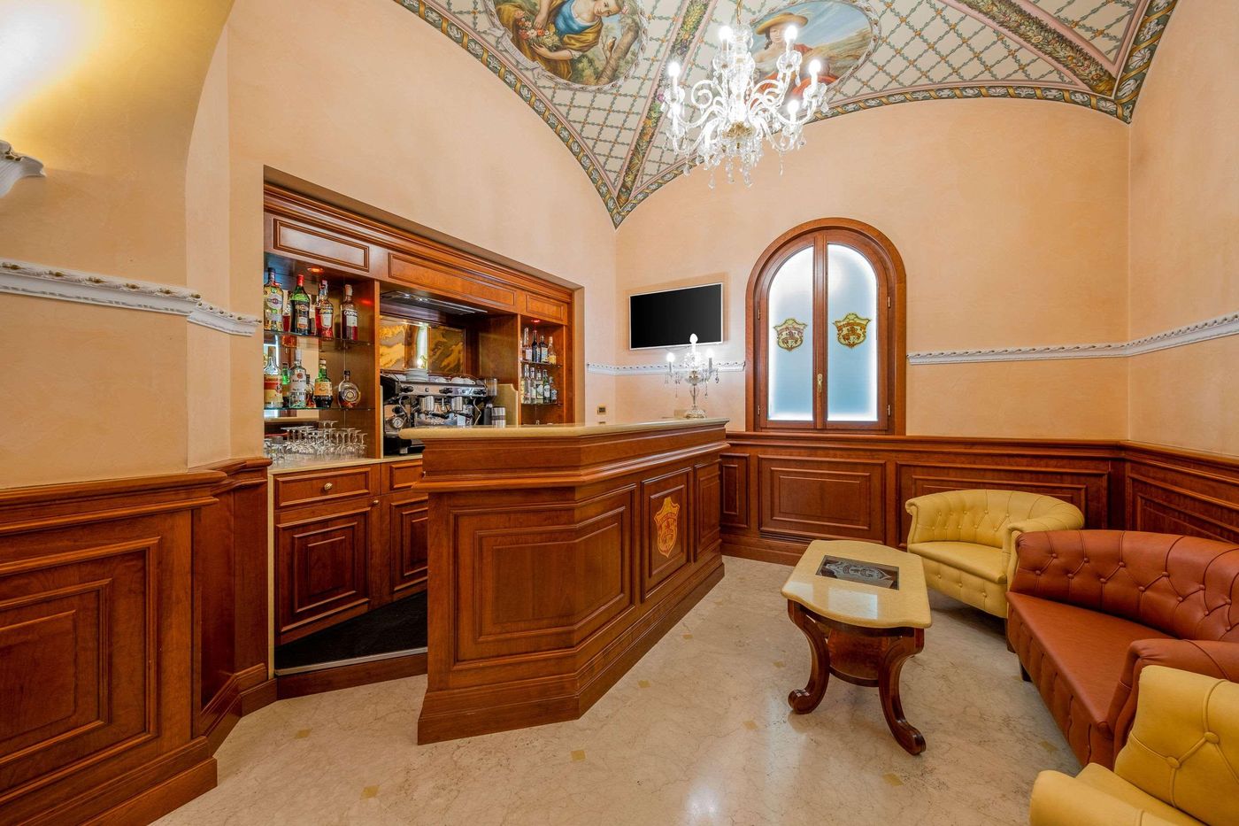 Clarion-Collection-Hotel-Principessa-Isabella-Bar-5
