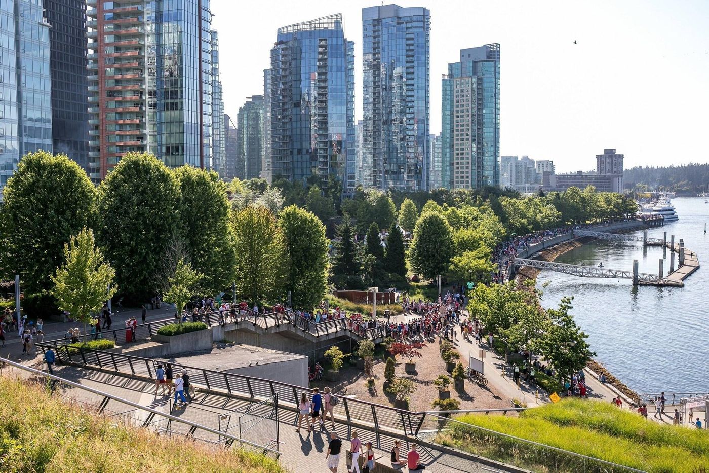 Delta-Hotels-By-Marriott-Vancouver-Downtown-Suites-Beach-5