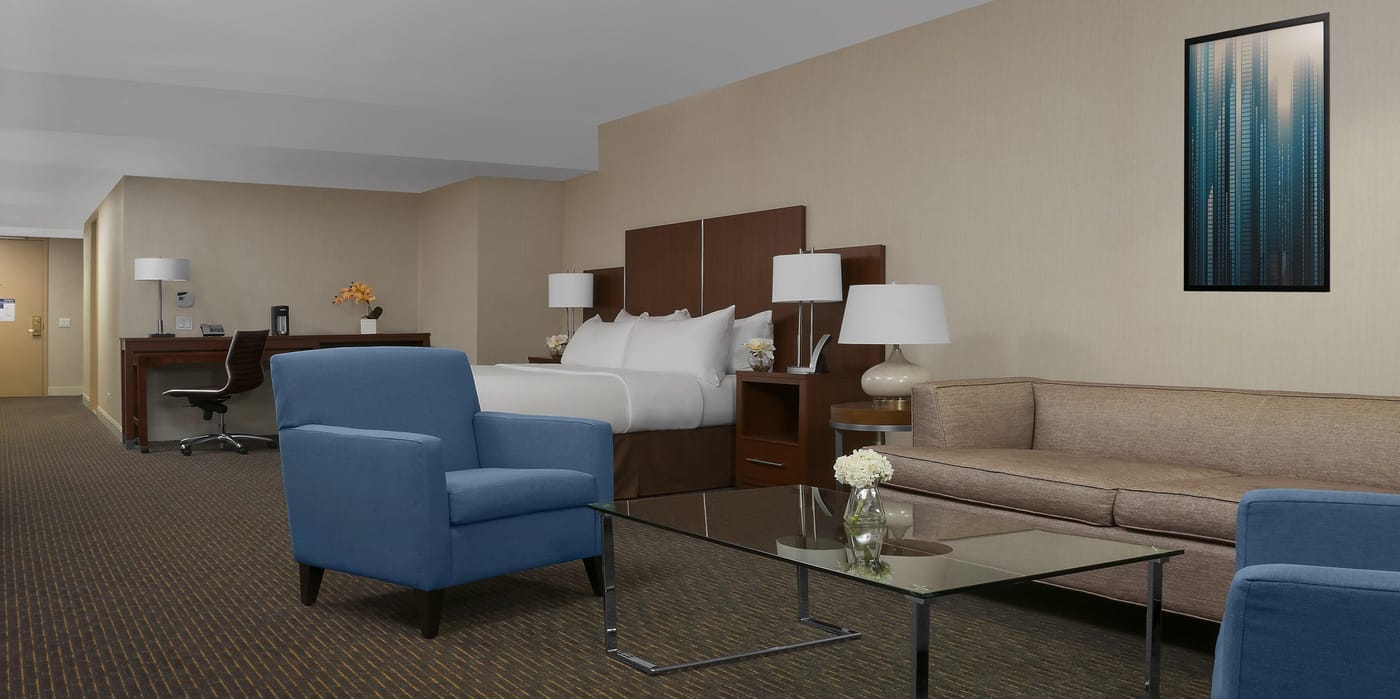 The-Manhattan-at-Times-Square-Hotel-Room-40