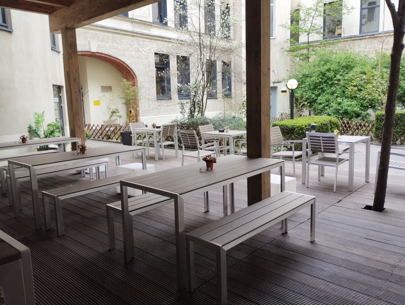 Acama-Kreuzberg-Hotel-Hostel-Terrace-37