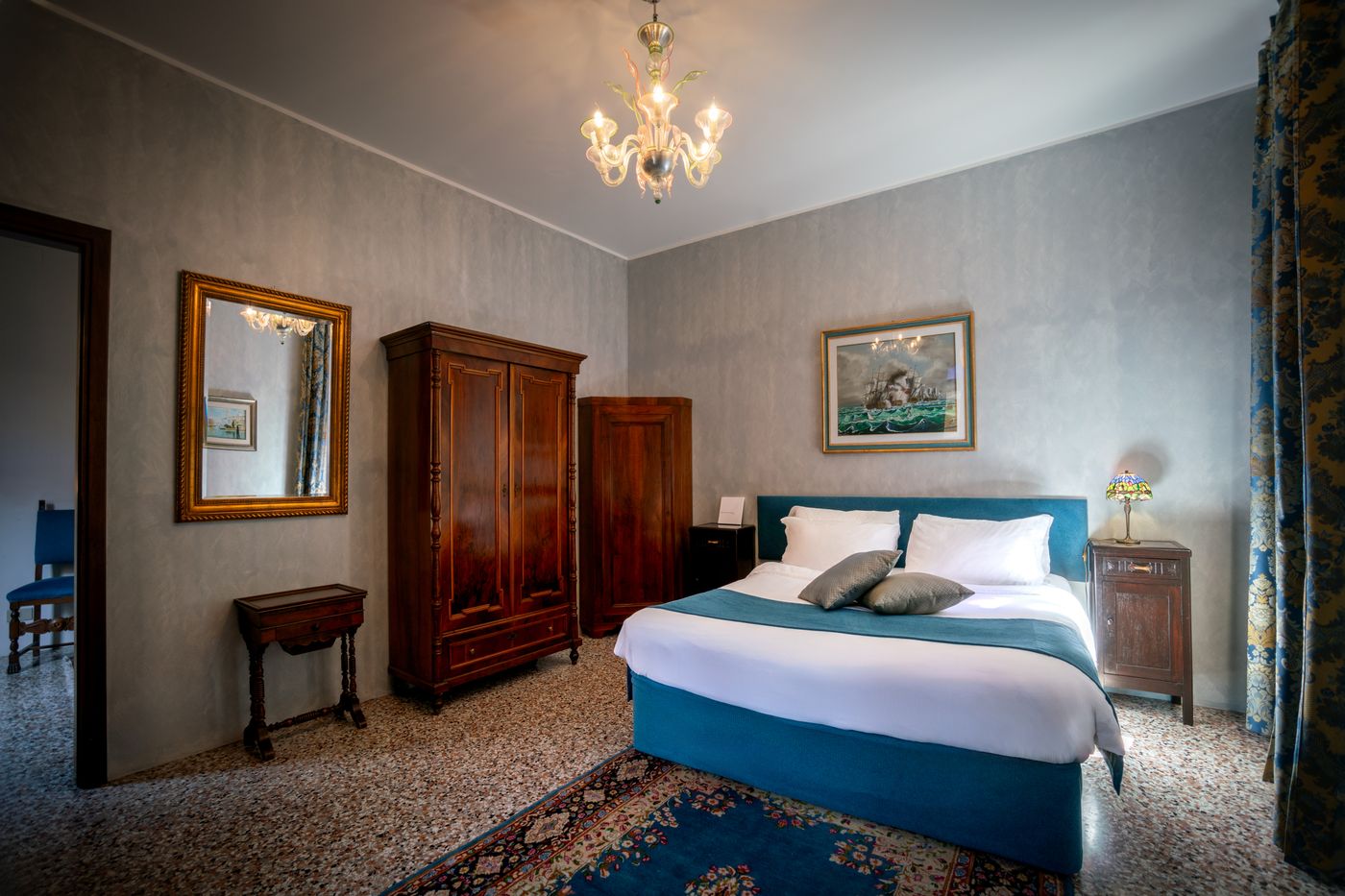 Palazzo-San-Luca-Room-21