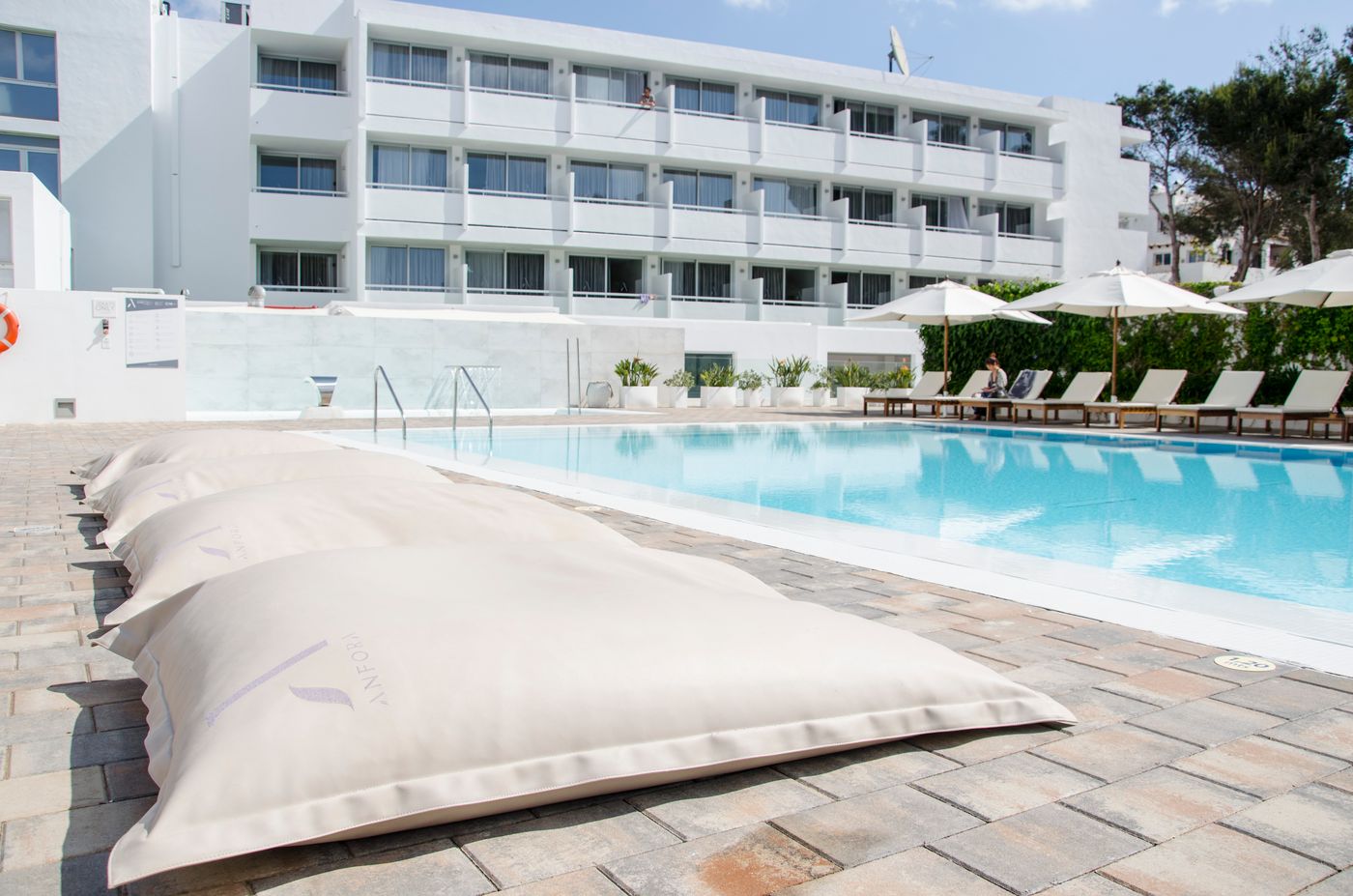 Hotel-Anfora-Ibiza-Pool-6
