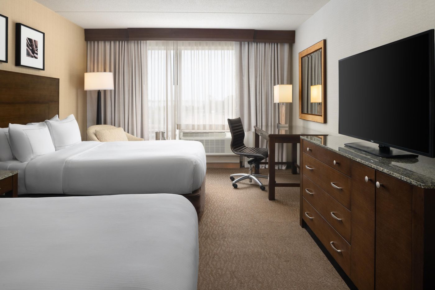 DoubleTree-by-Hilton-Hotel-Boston-Bayside-Room-19