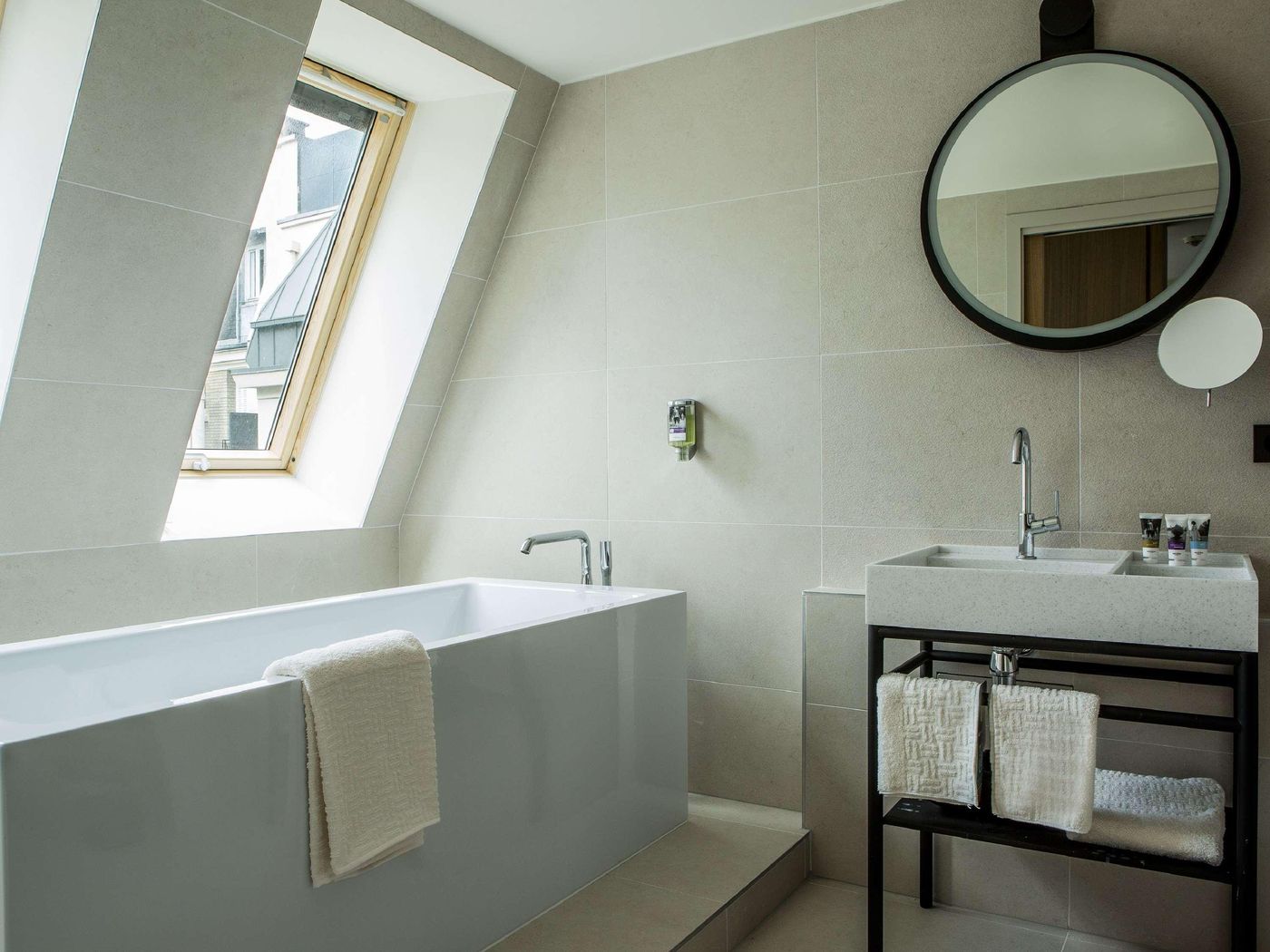 Mercure-Paris-17-Batignolles-Room-34