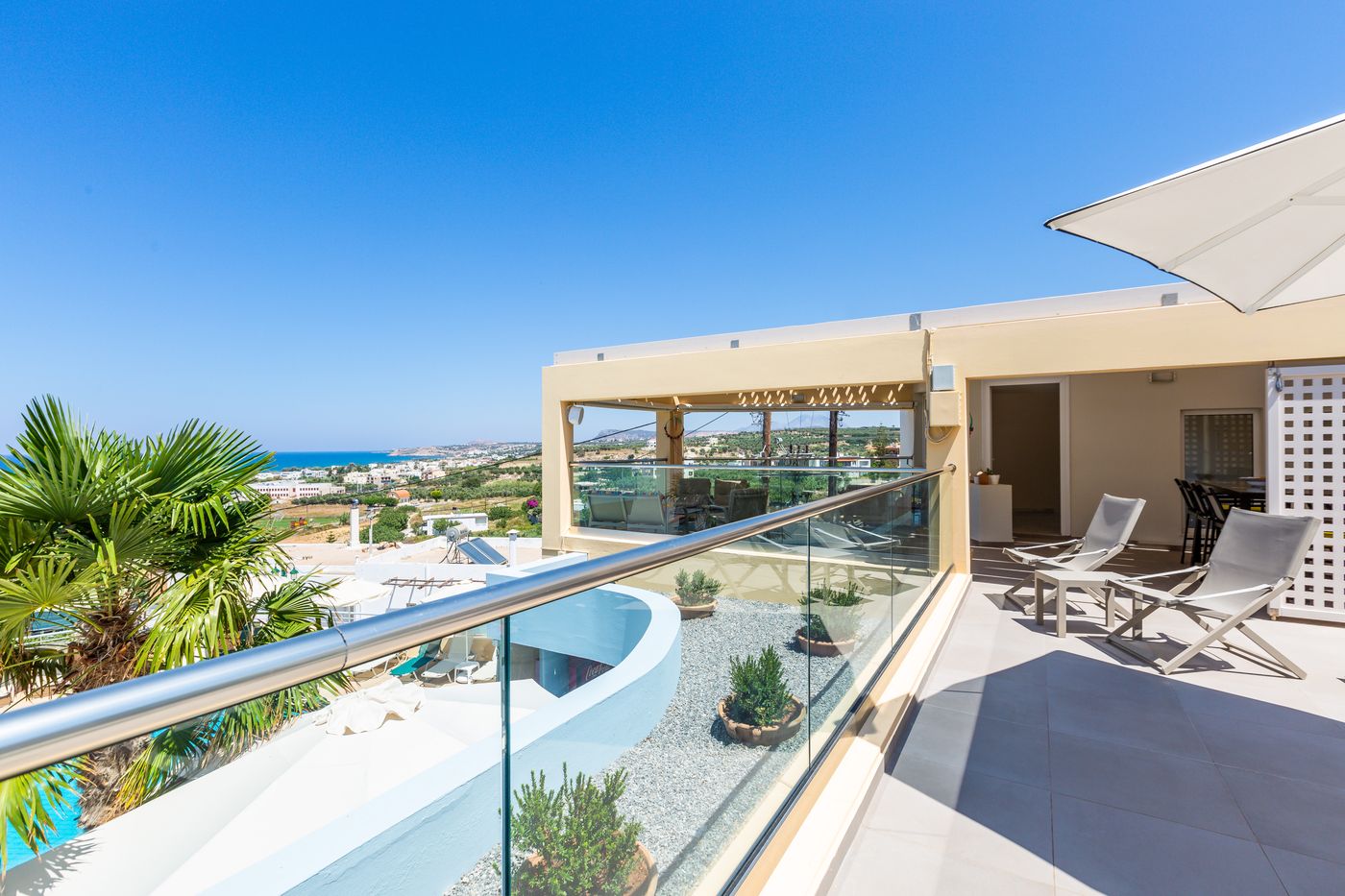 Radamanthys Apartments