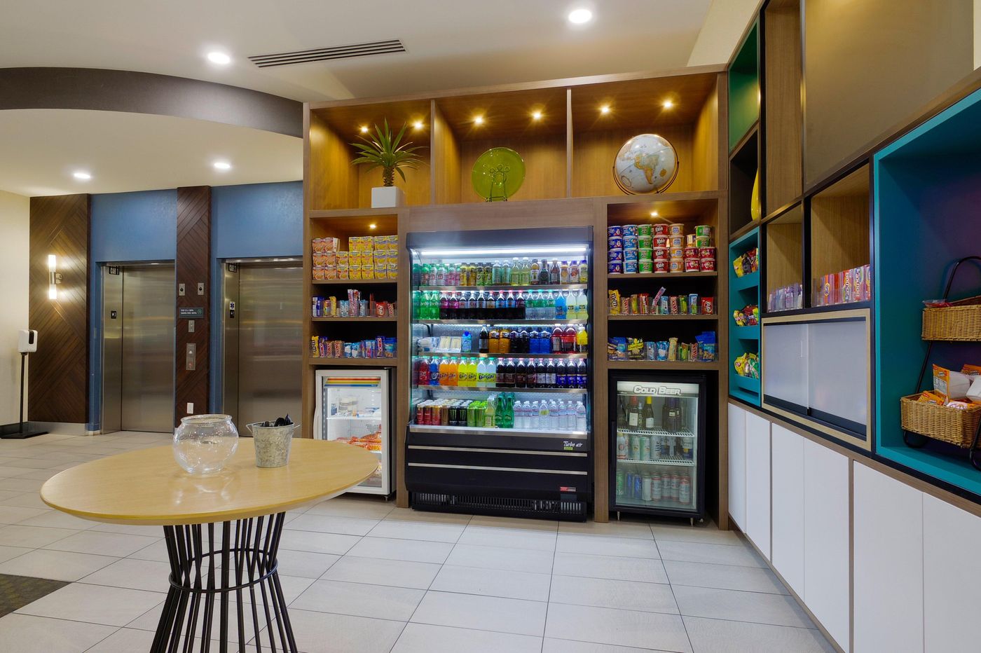 Holiday Inn & Suites Phoenix Airport an IHG Hotel-United States-PHOENIX-General view-4