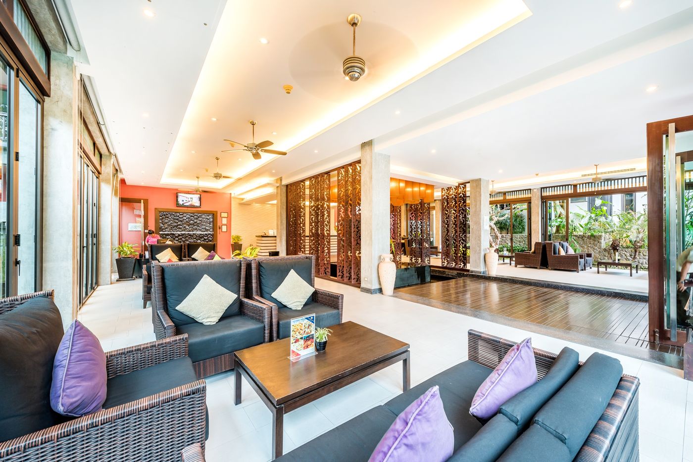 Wyndham-Sea-Pearl-Resort-Phuket-Lobby-43