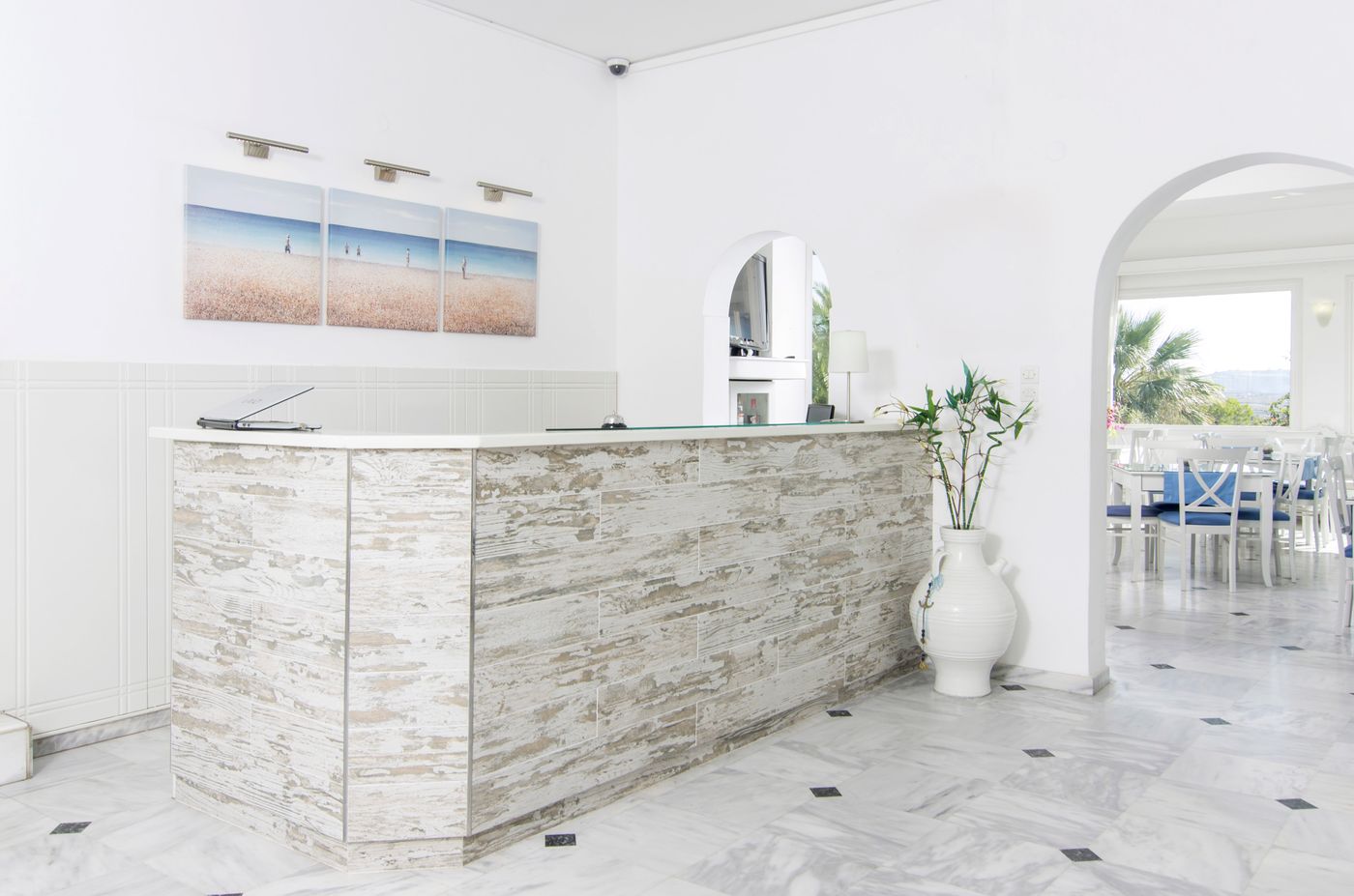 Paradise-Resort-Lobby-42