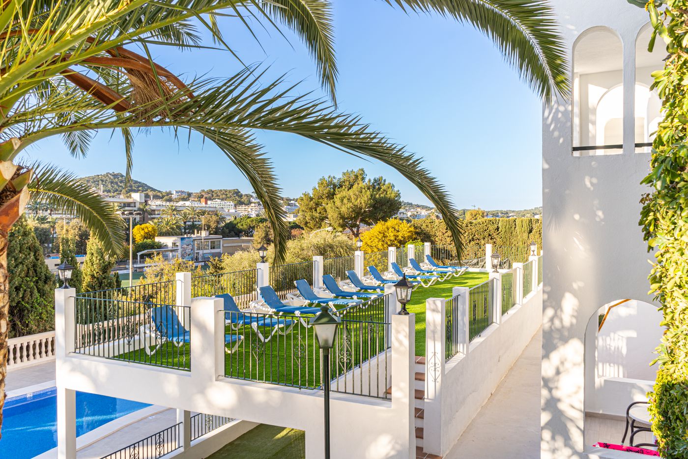 03.09.25 Holiday Center