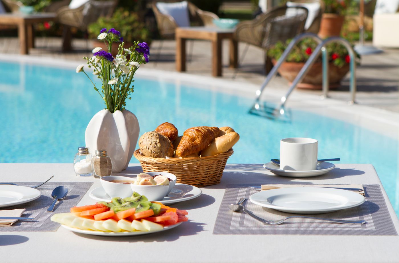 Alondra-Villas---Suites-Restaurant-37