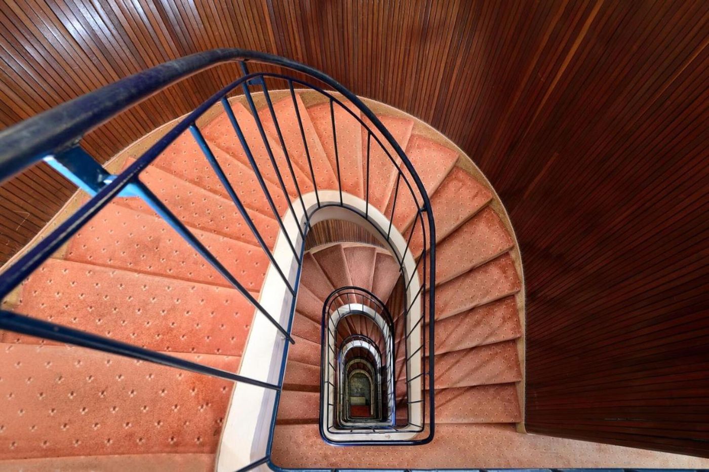 Ambassador-Tre-Rose-Lobby-9