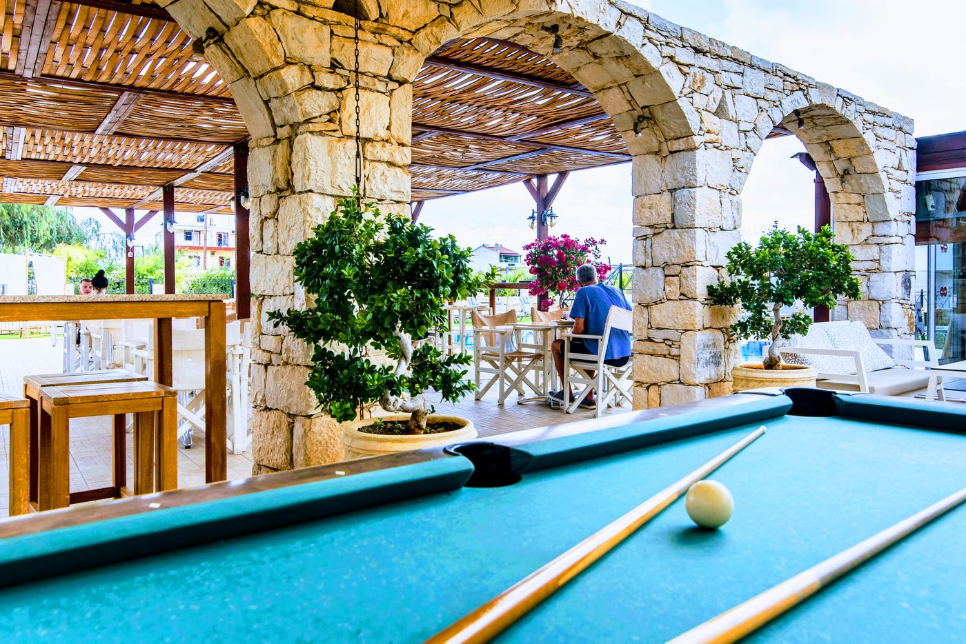 Yiannis-Manos-Apartments-Sports-and-Entertainment-80