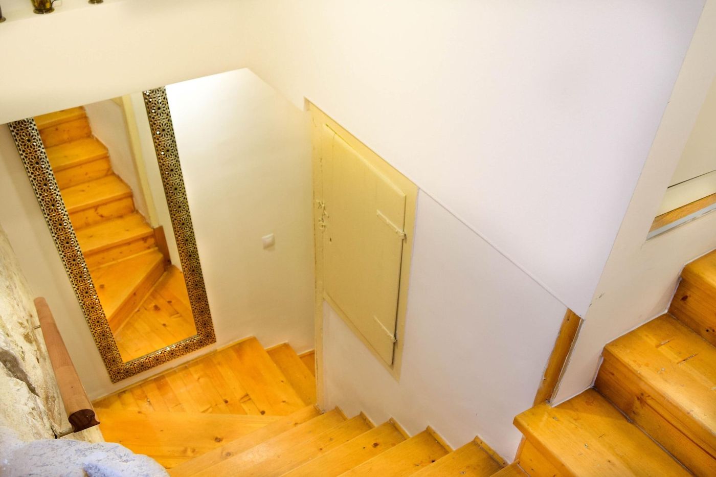 Rilati-Old-Town-Palace-Room-45