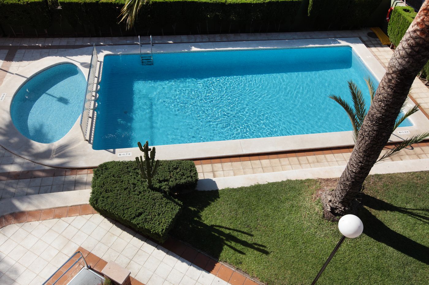 La-Caseta-Apartments-Pool-4