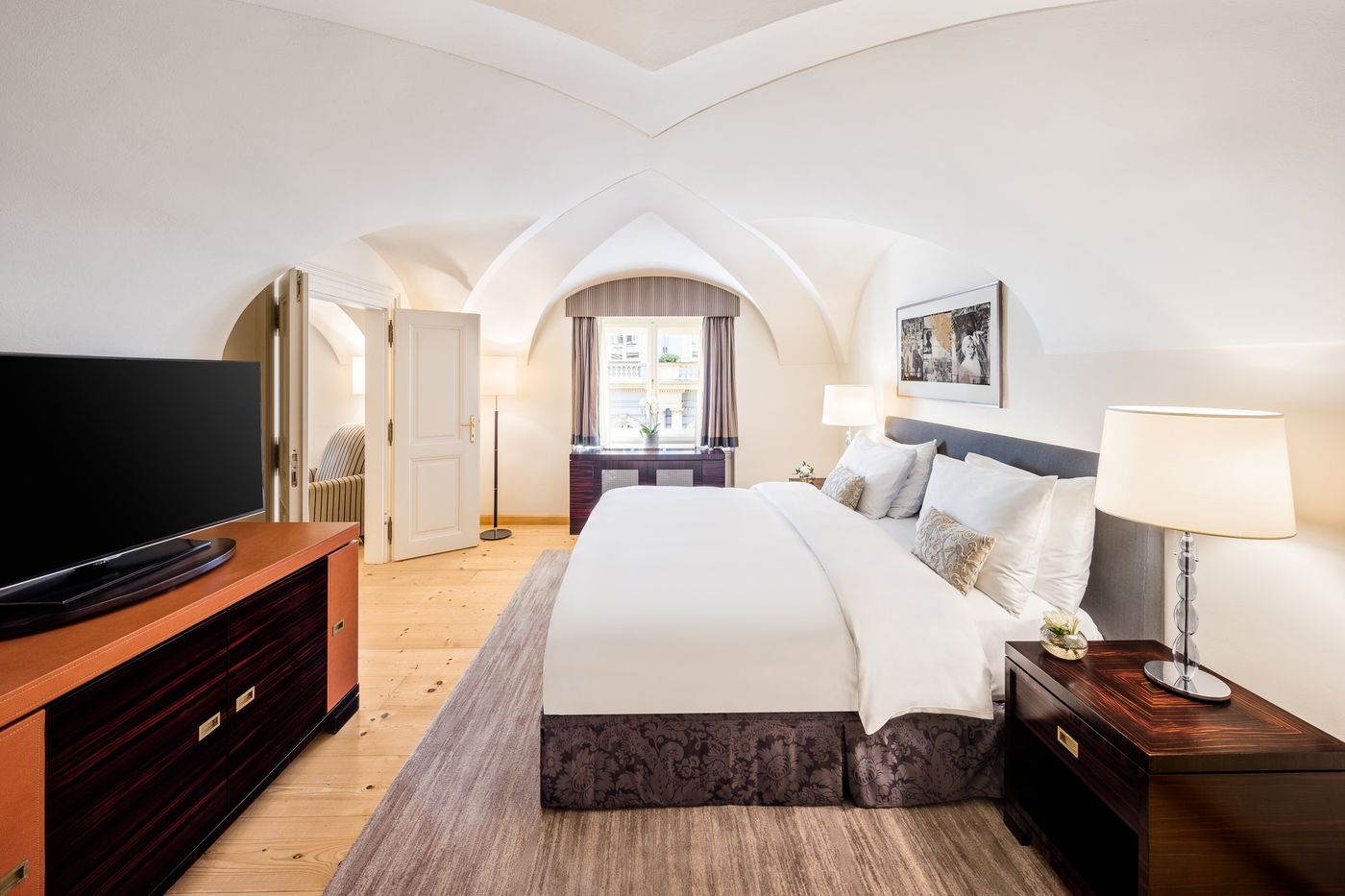 Mandarin-Oriental--Prague-Room-8