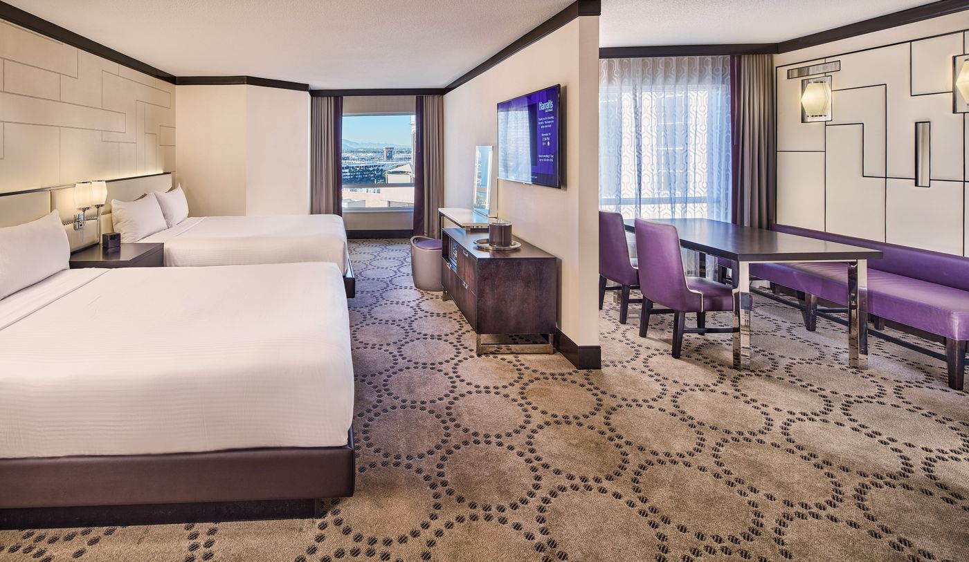 Harrah-s-Las-Vegas-Casino---Hotel-Room-11