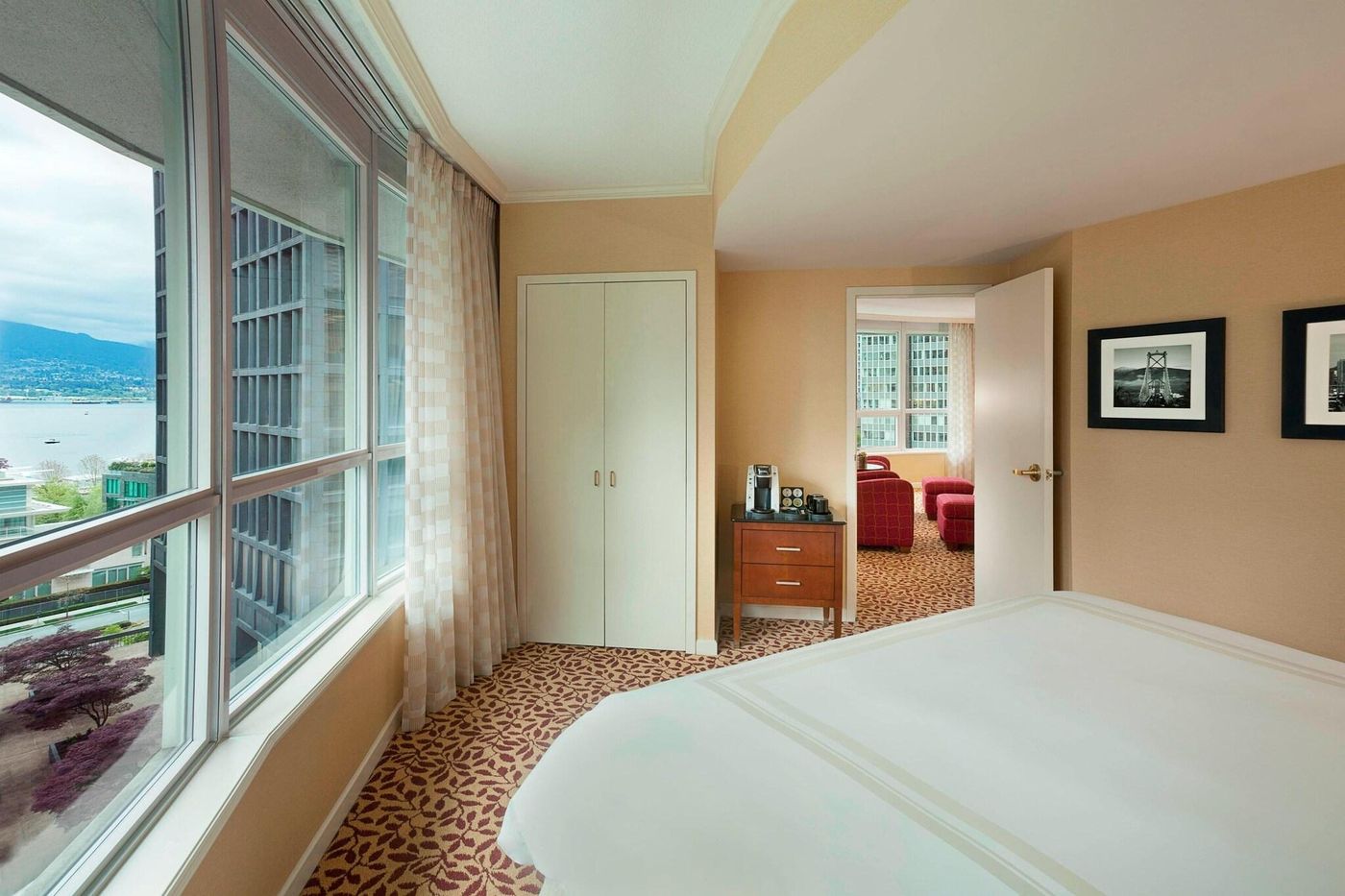 Vancouver-Marriott-Pinnacle-Downtown-Room-33