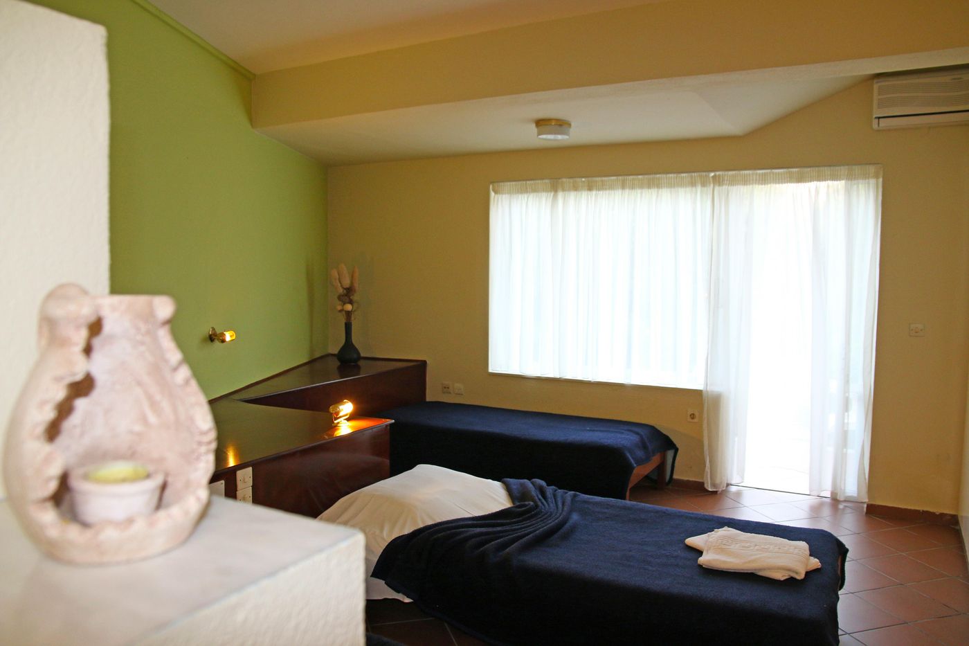 Mediterranean-Blue-Room-55