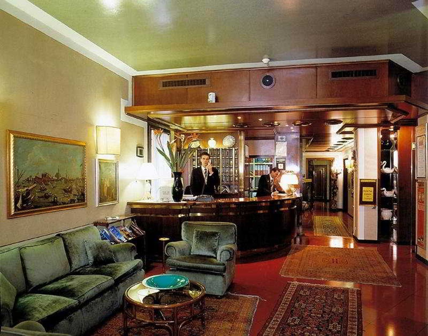 Le-Boulevard-Hotel-Lobby-6