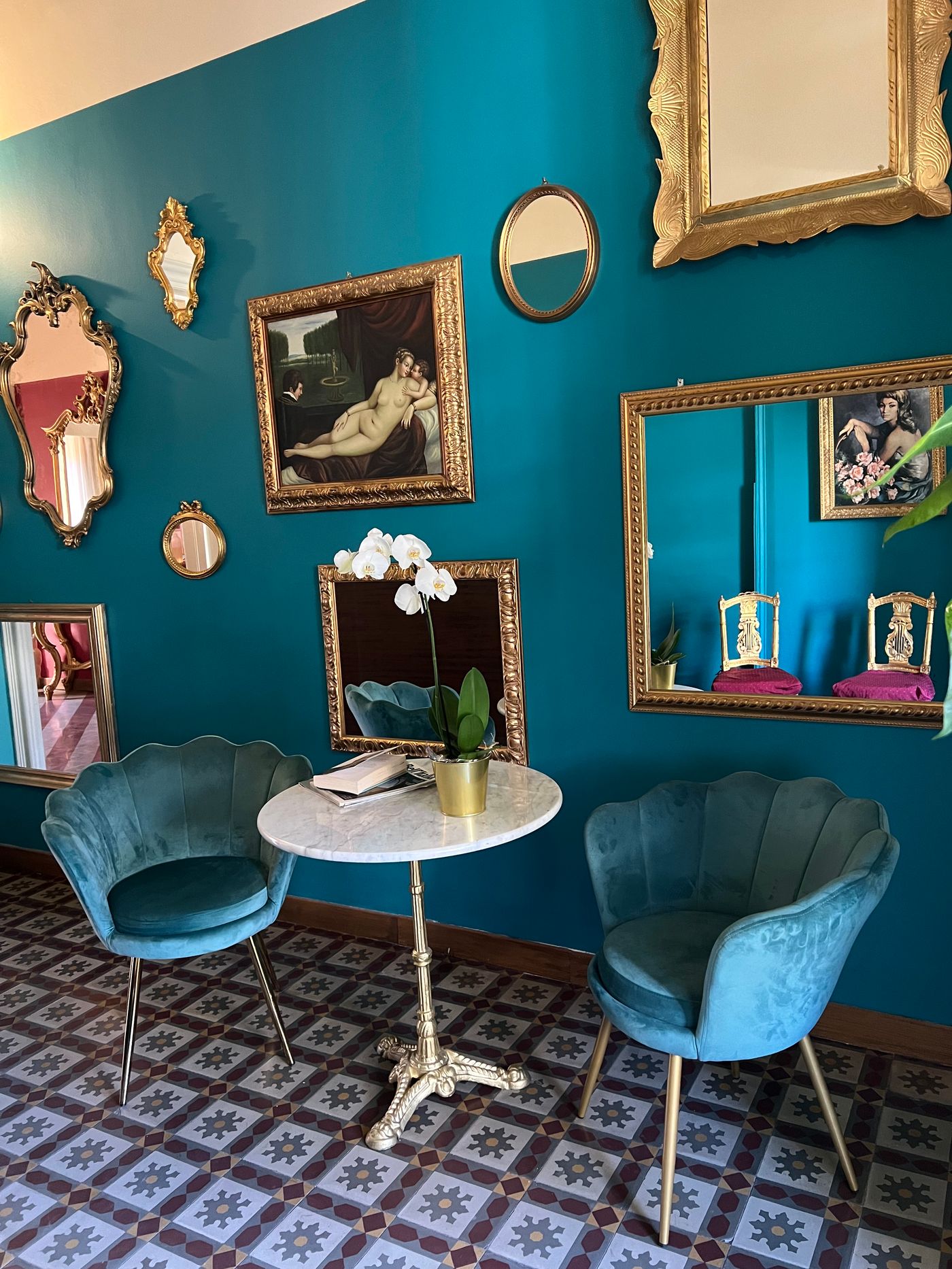 Hotel-Valentino-Lobby-9