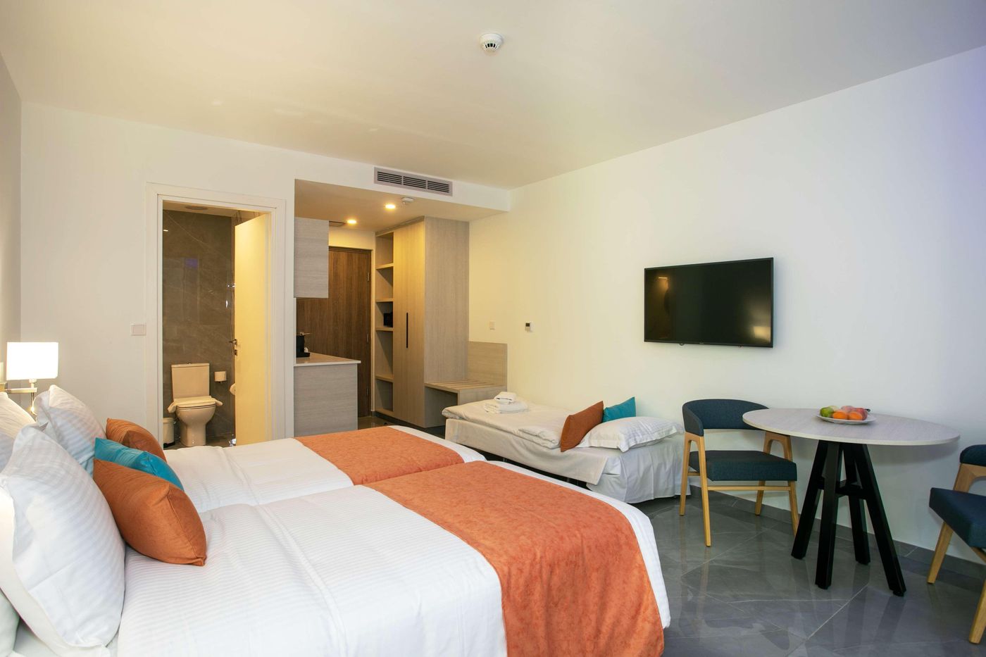 Best-Western-Plus-Larco-Hotel-Room-10