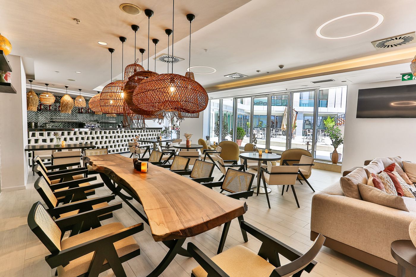 Hotel-Tq-Plaza-Bar-30