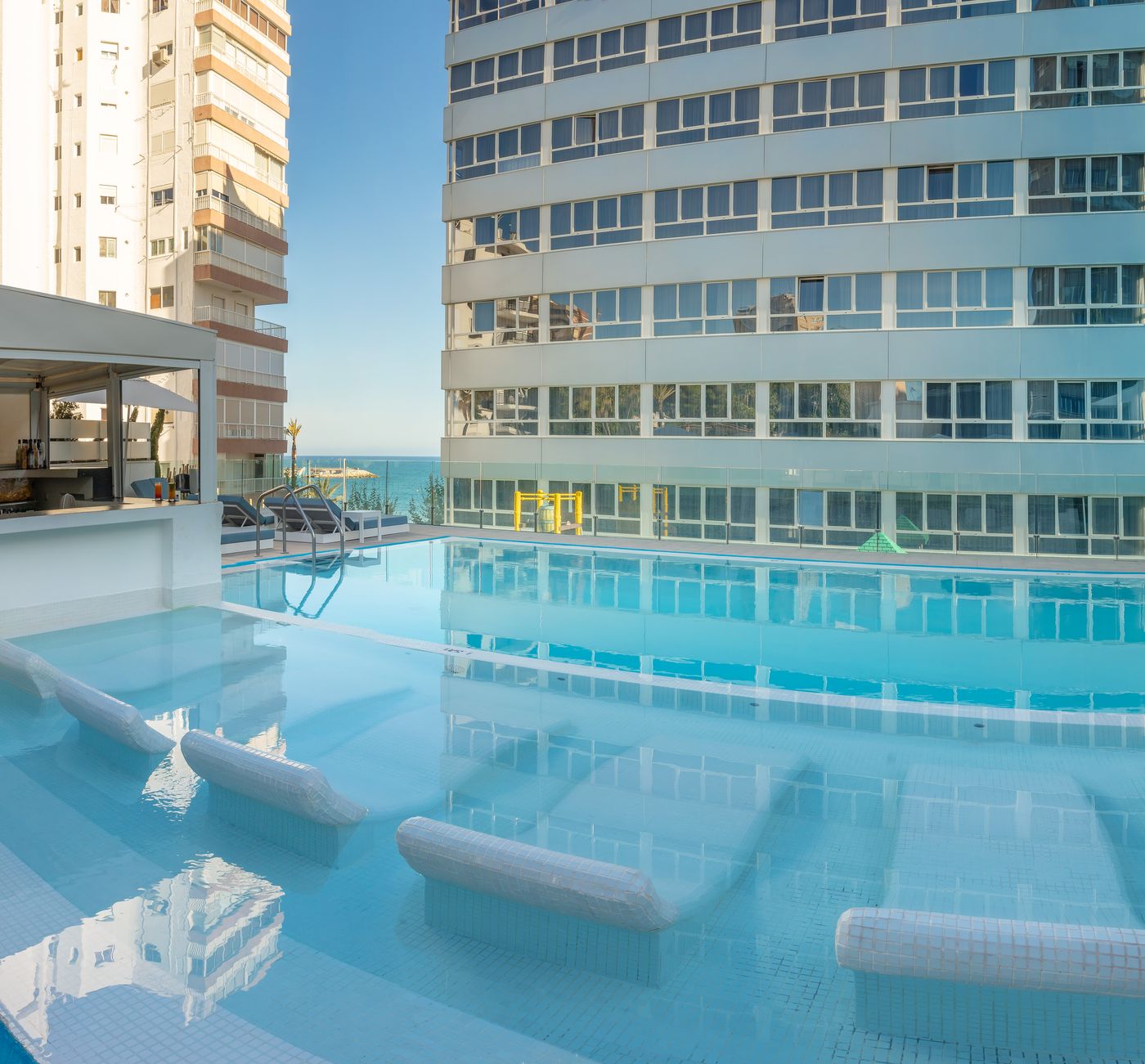 Villa-del-Mar-Hotel-Family-Gourmet-Pool-1