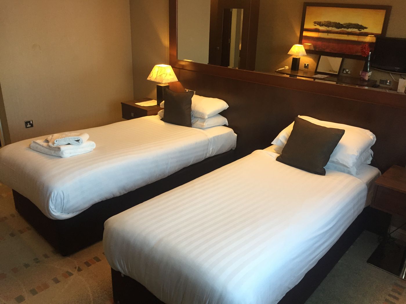 Alona-United Kingdom-MOTHERWELL-General view-1