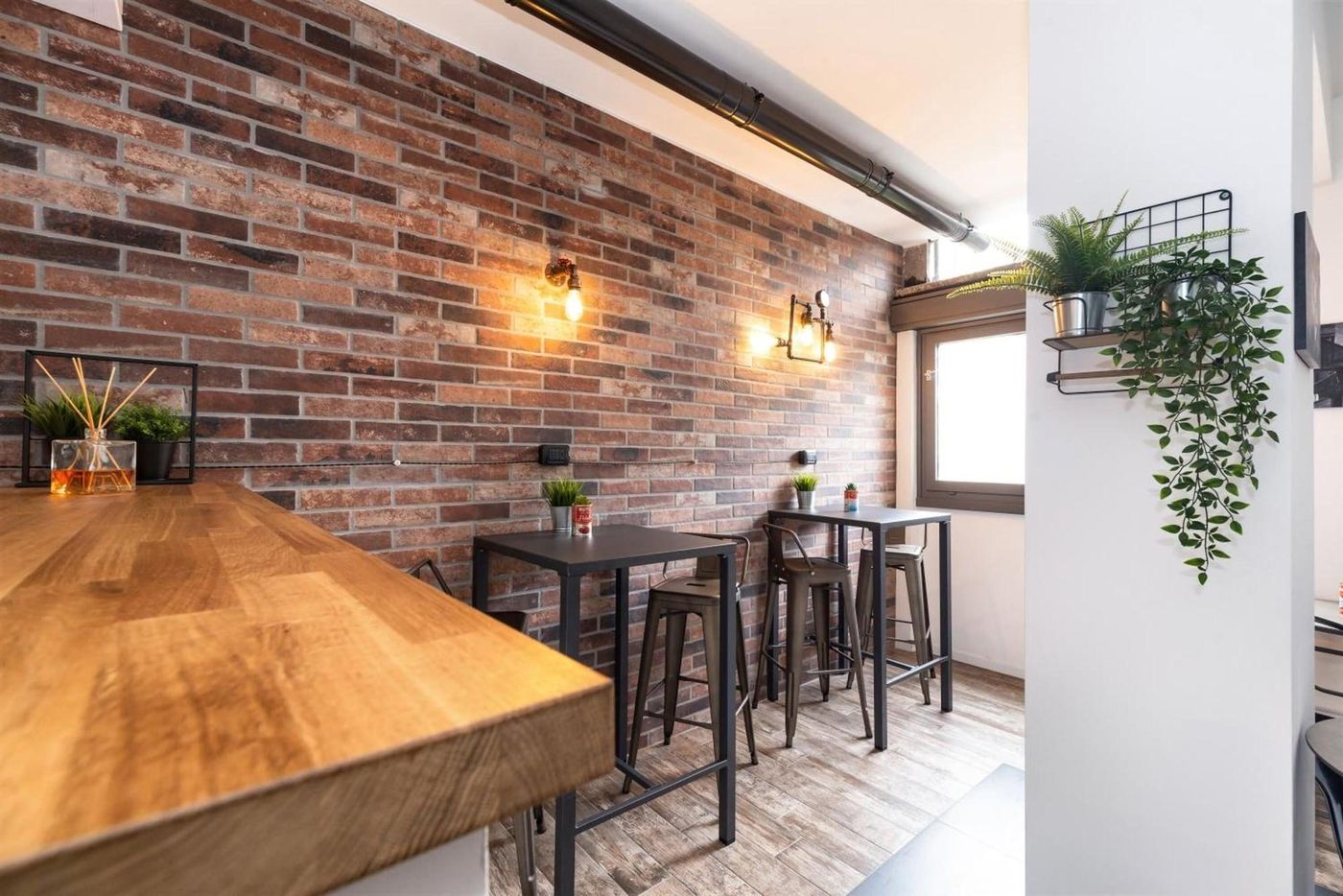 co-sleep-Restaurant-9