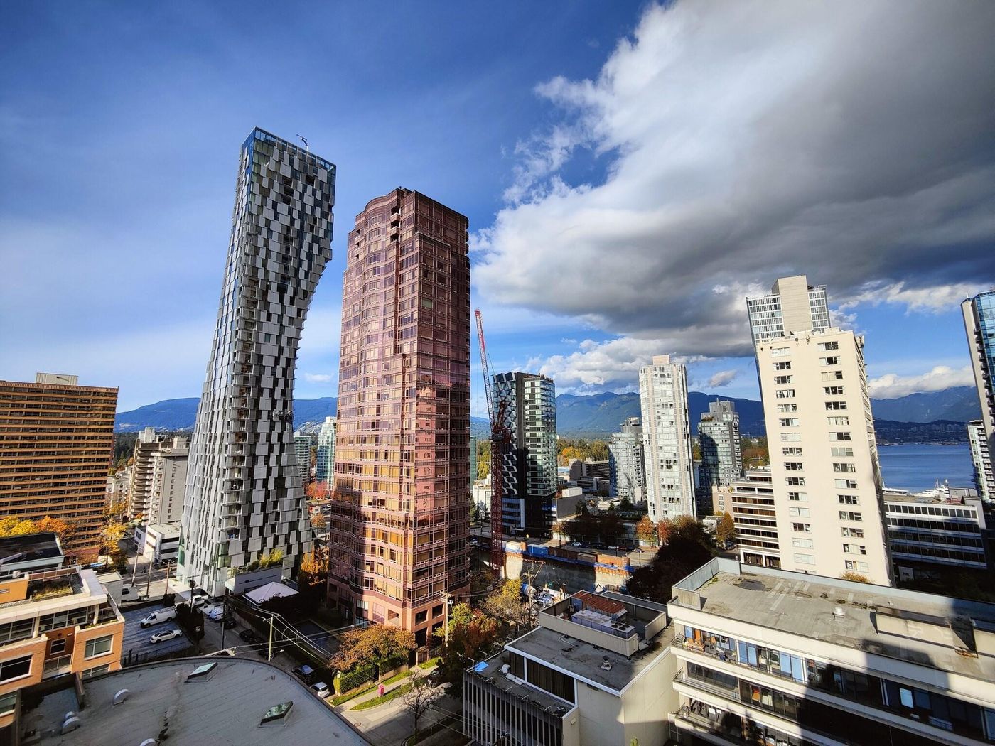 Divya-Sutra-Suites-on-Robson-Downtown-General-view-1