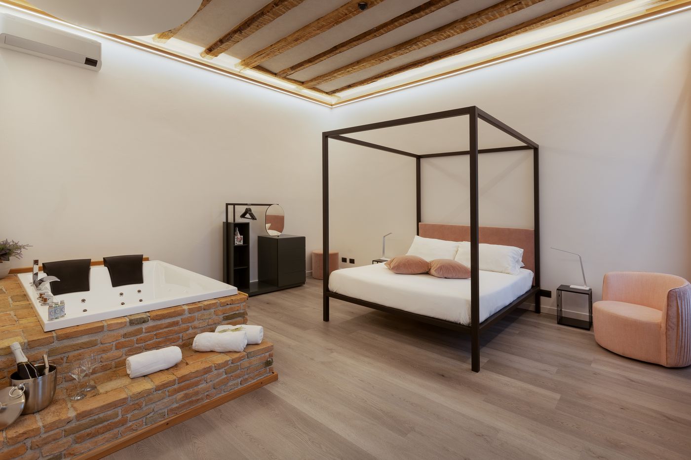 San Nicolò Suites Srl-Italy-Trieste-Room-6