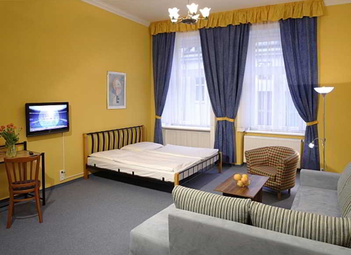 Boston-Czech Republic-KARLOVY VARY-Room-5