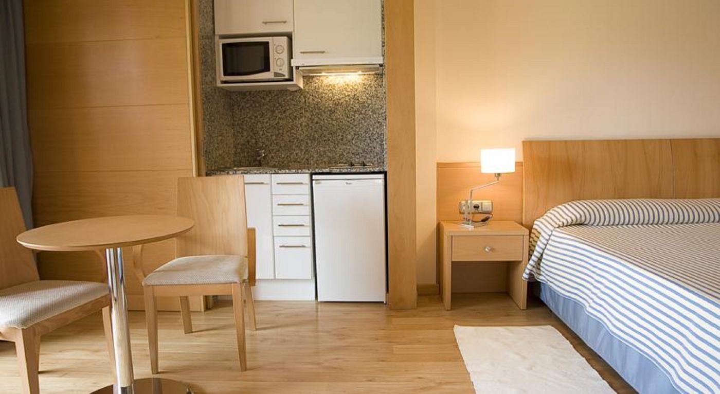 Clipper-and-Villas-Room-12