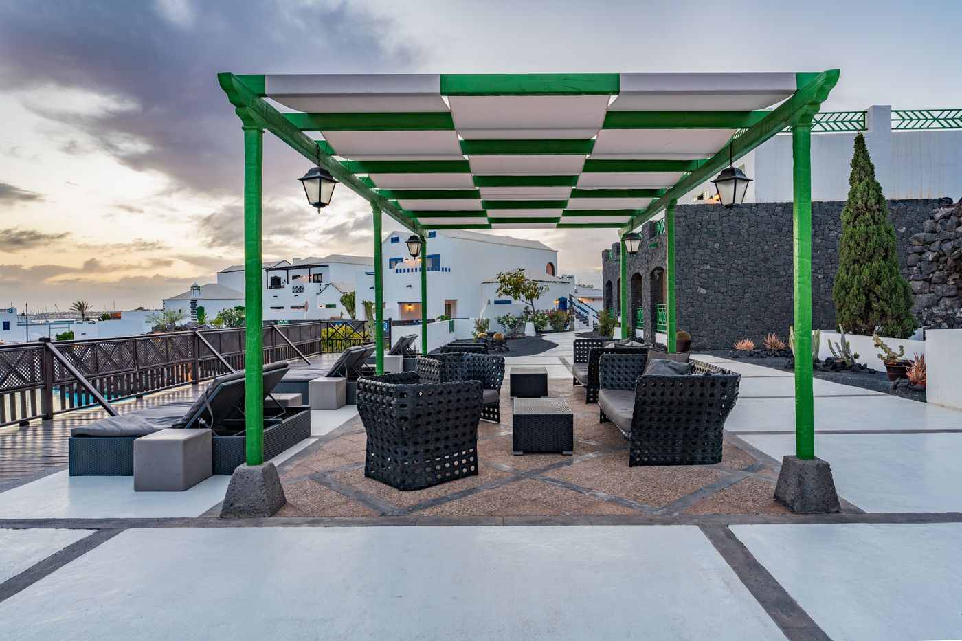 Hotel-LIVVO-Volc--n-Lanzarote-Terrace-13