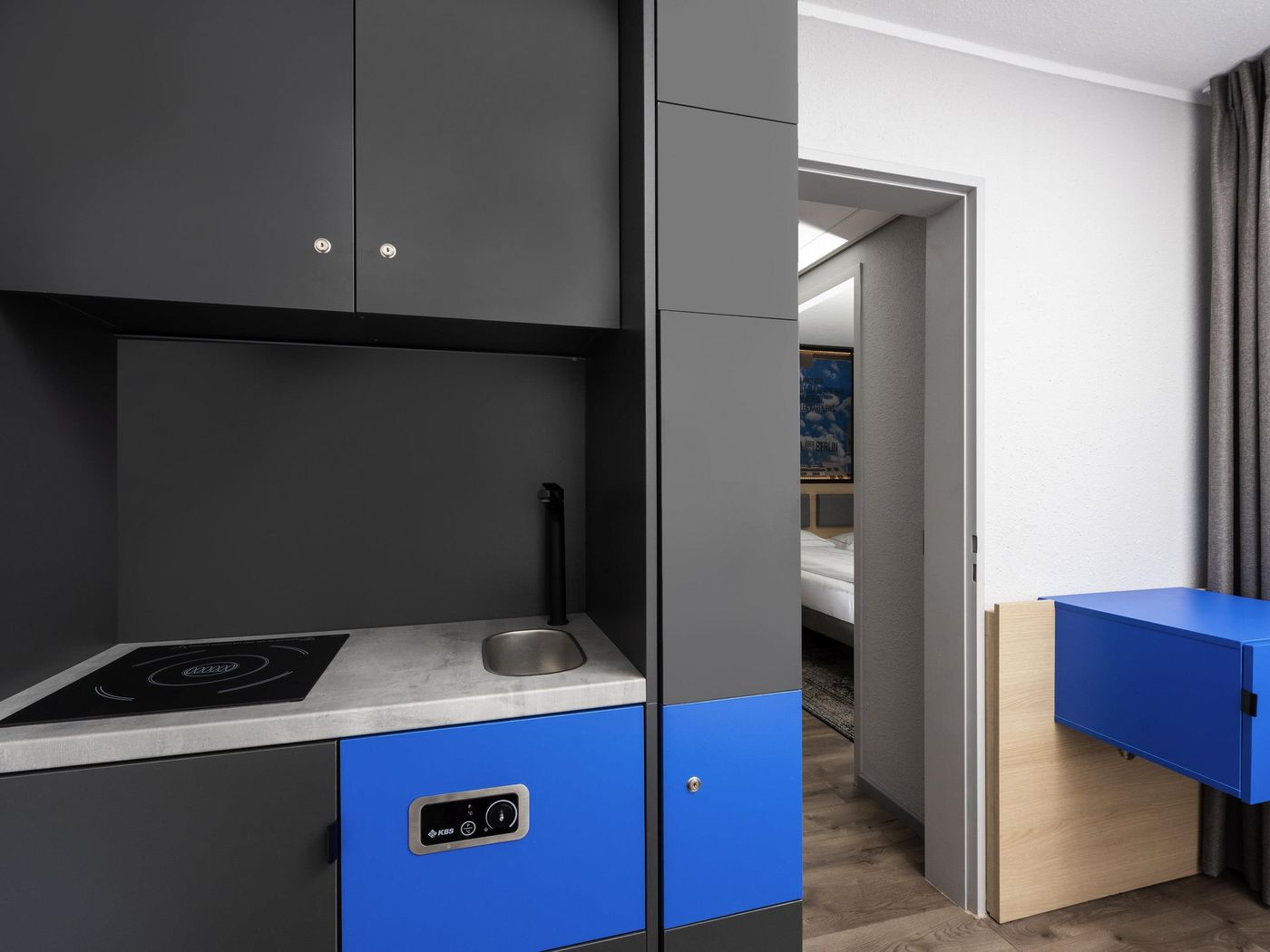 ibis-Styles-Berlin-Treptow-Room-7