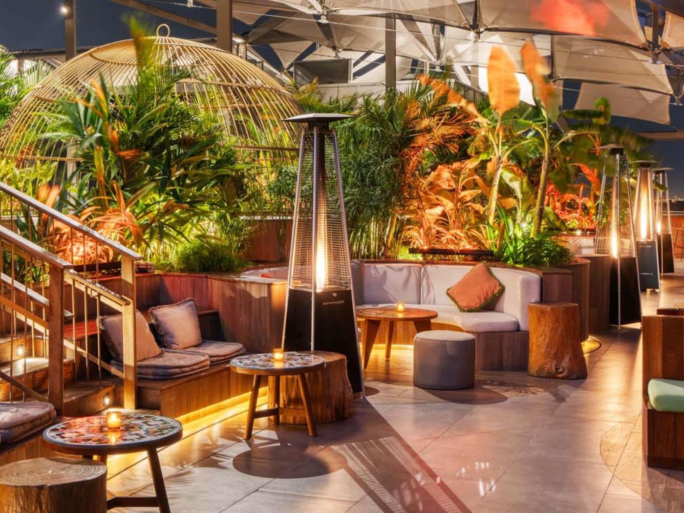 25hours-Hotel-Dubai-One-Central-Bar-10