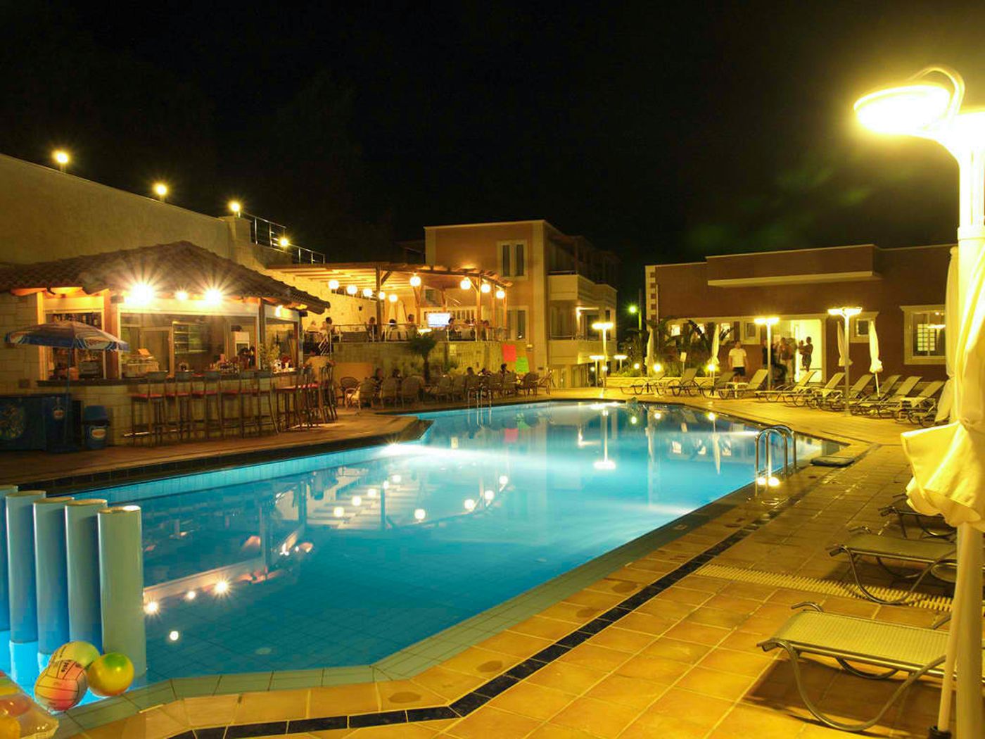 Porto-Kalamaki-Hotel-Apartments-Bar-5