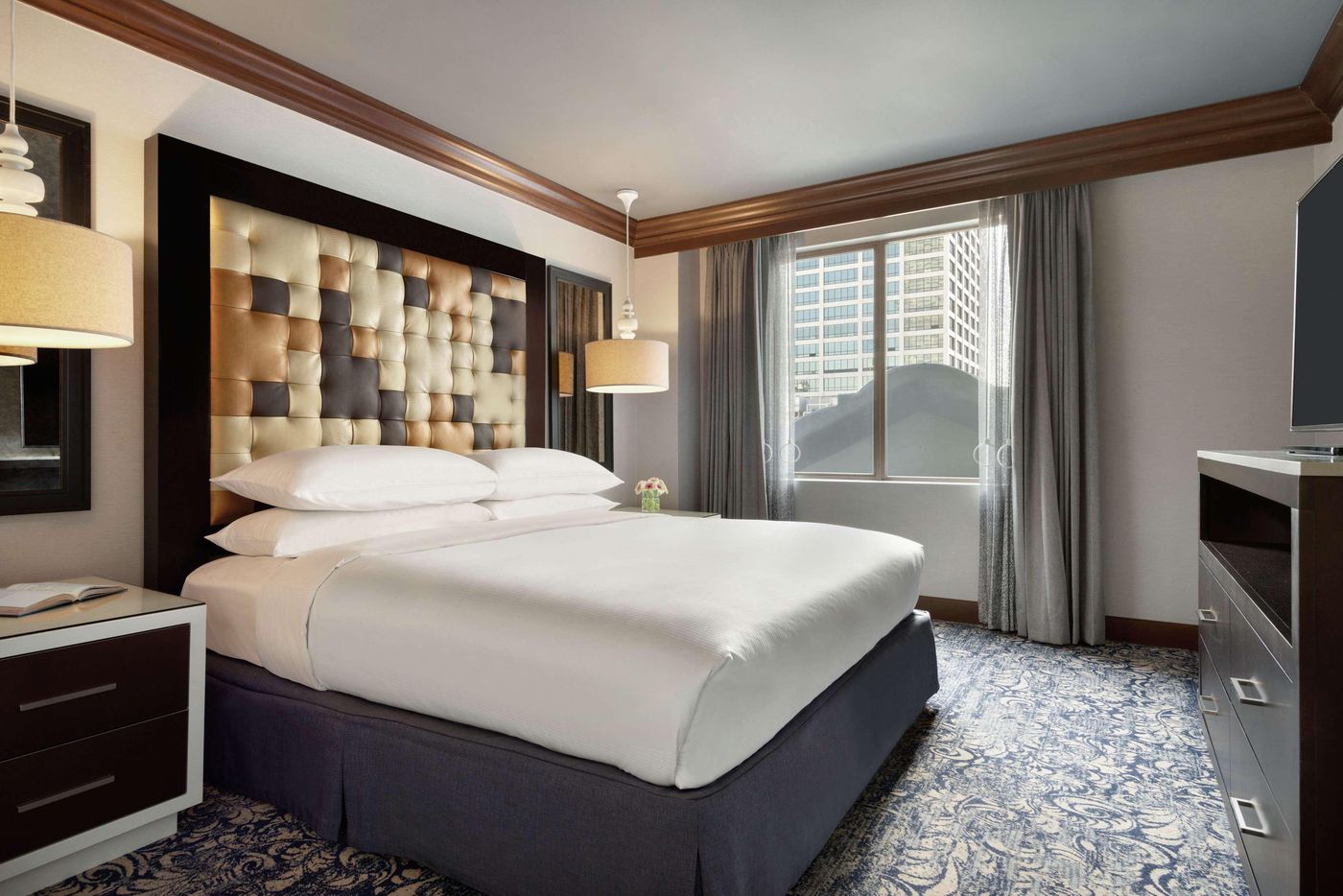 Hilton-Checkers-Los-Angeles-Room-21