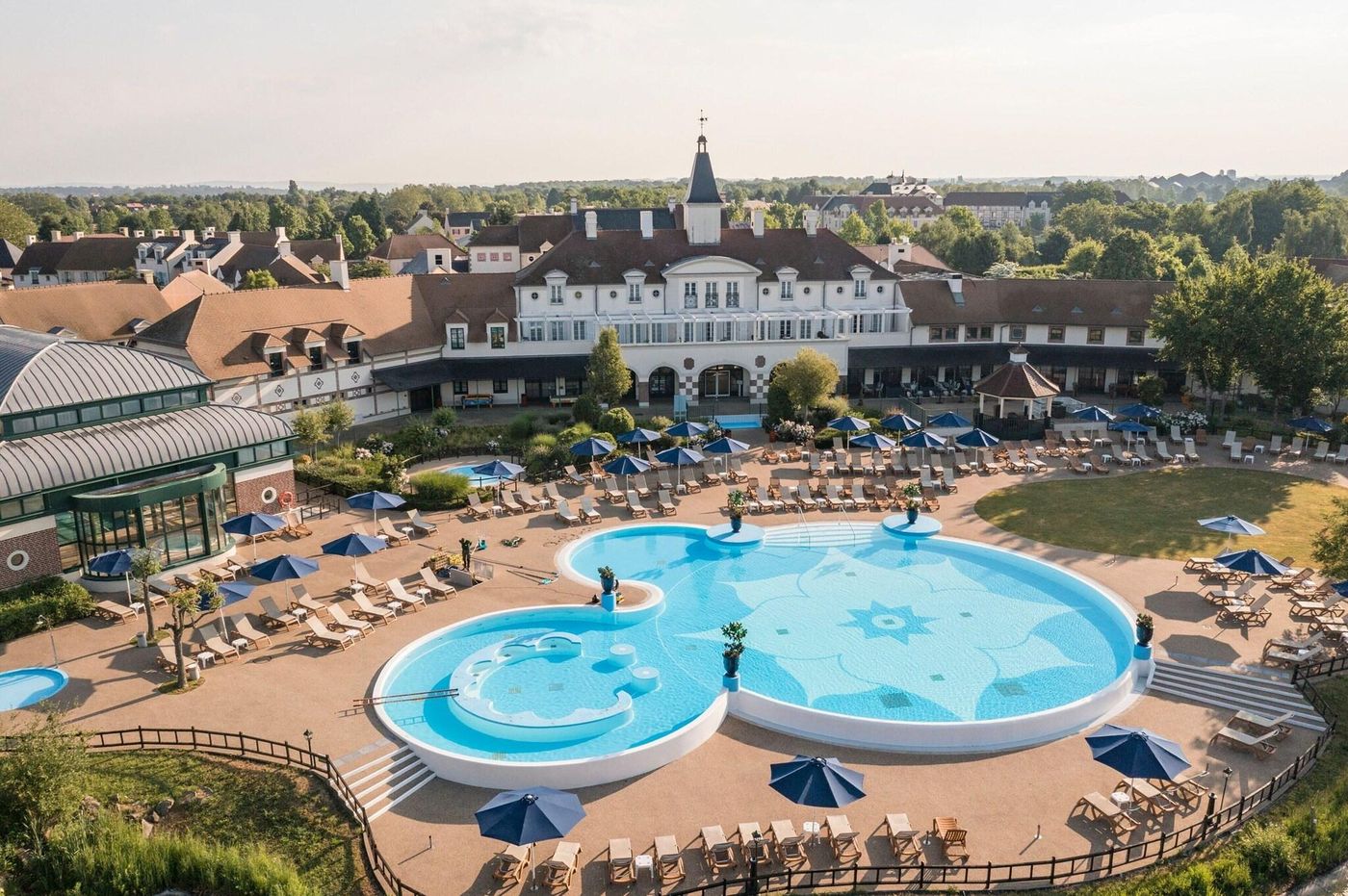 Marriott-s-Village-d-lle-de-France-Pool-29