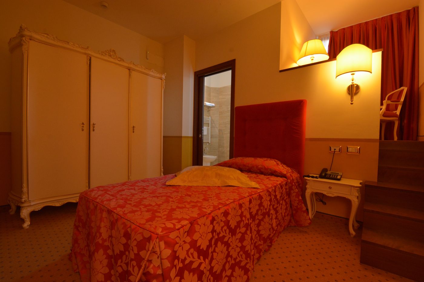 Hotel Il Gentiluomo-Italy-LOC. BATTIFOLLE-Room-5
