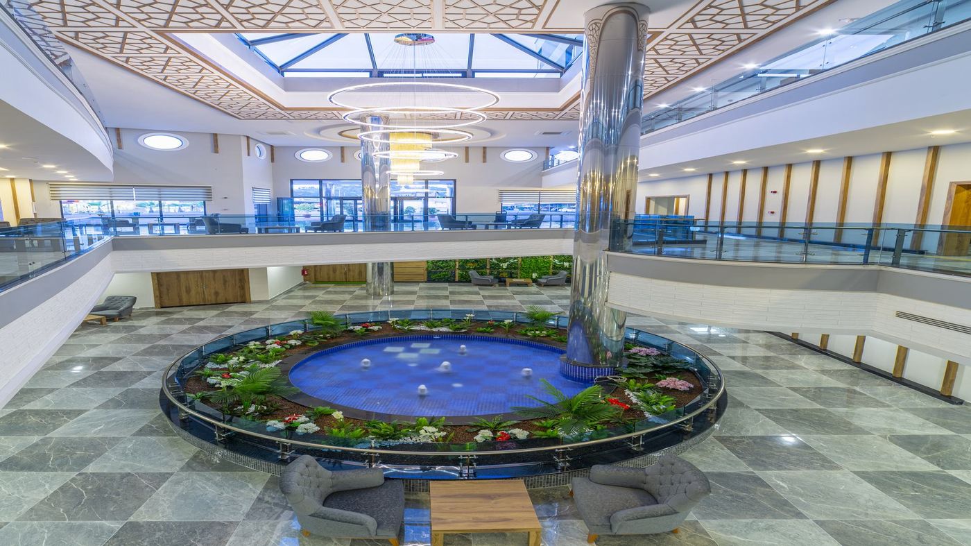 LONICERA PREMIUM HOTEL 12