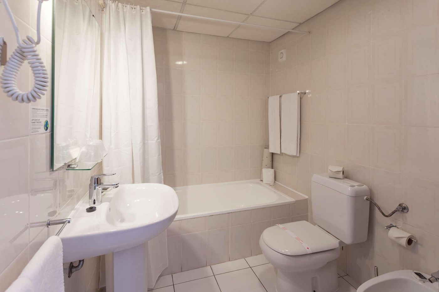 Best-Western-Dom-Bernardo-Room-24